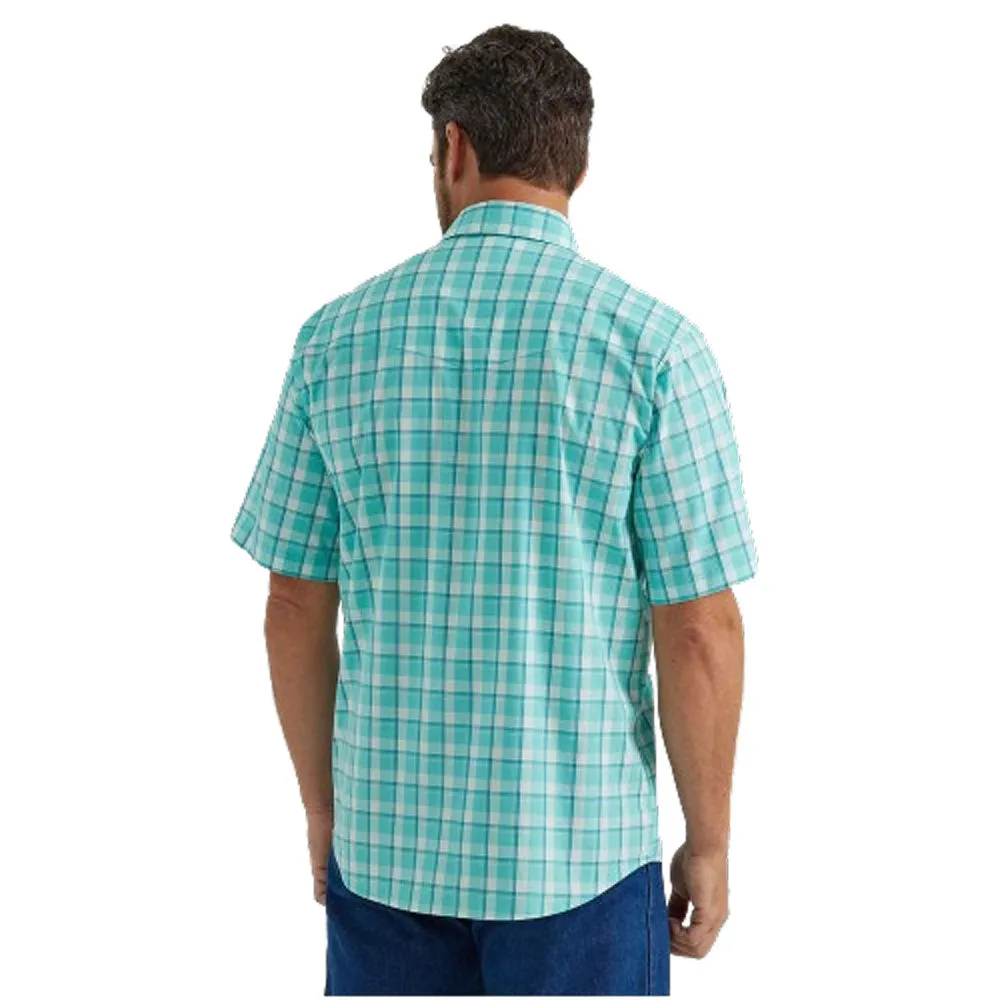 112346250 Wrangler Men's Wrinkle Resist Short Sleeve Classic Fit Shirt - Racing Turquoise