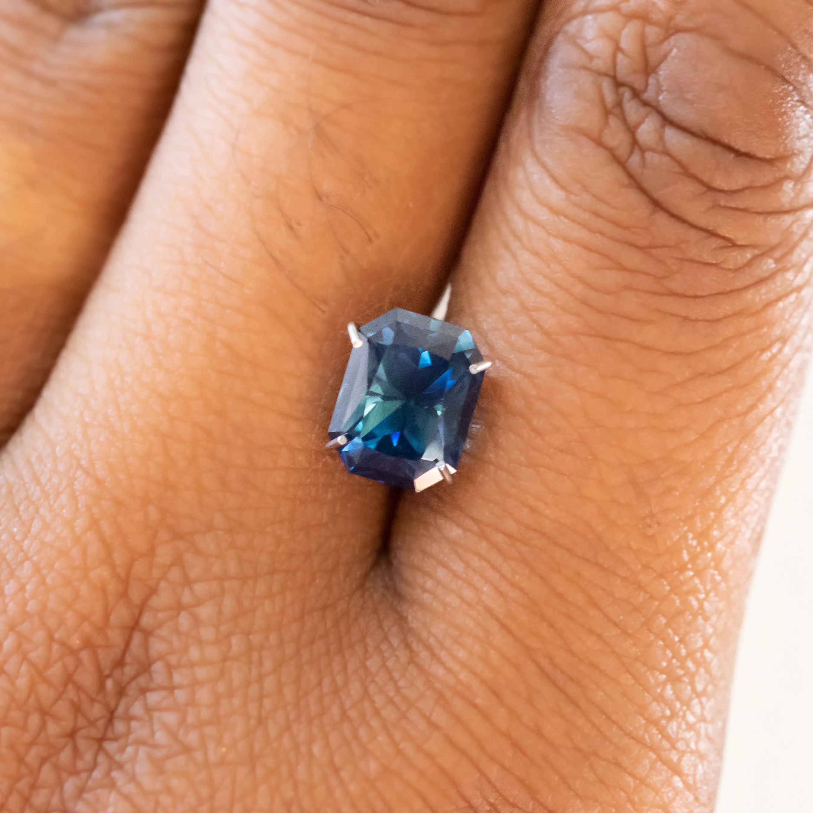 3.24CT RADIANT CUT TANZANIAN SAPPHIRE, DEEP OCEAN BLUE, 8.7X6.8MM, UNHEATED