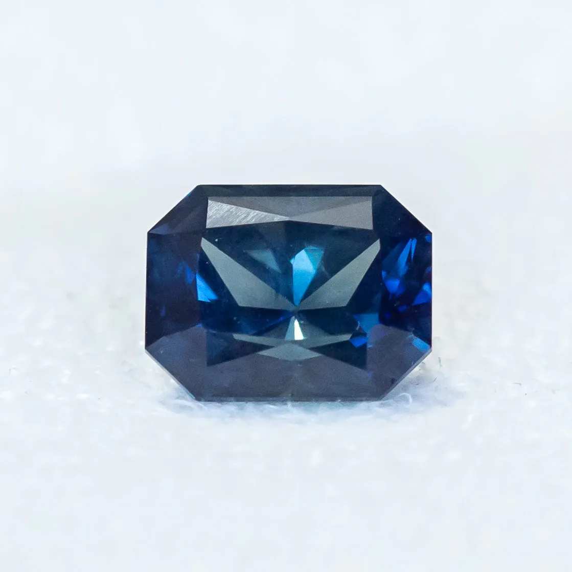 3.24CT RADIANT CUT TANZANIAN SAPPHIRE, DEEP OCEAN BLUE, 8.7X6.8MM, UNHEATED