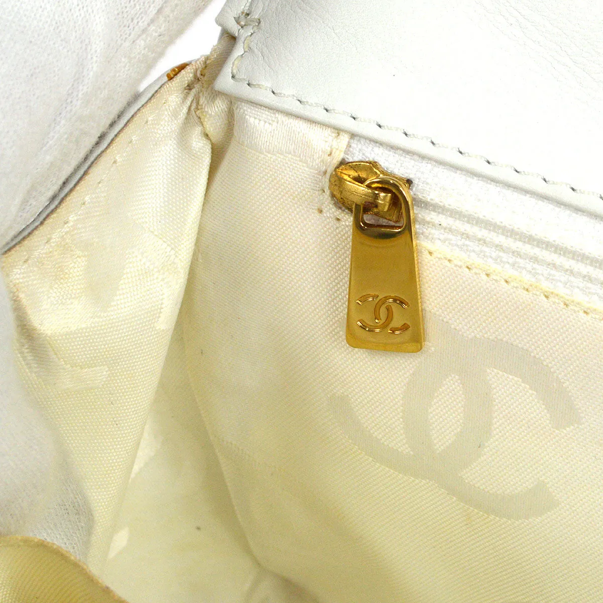CHANEL 2004-2005 Wild Stitch Handbag Medium White Calfskin 47807