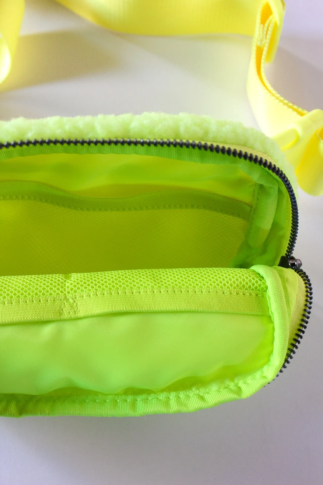Fleece Essential Belt Bag