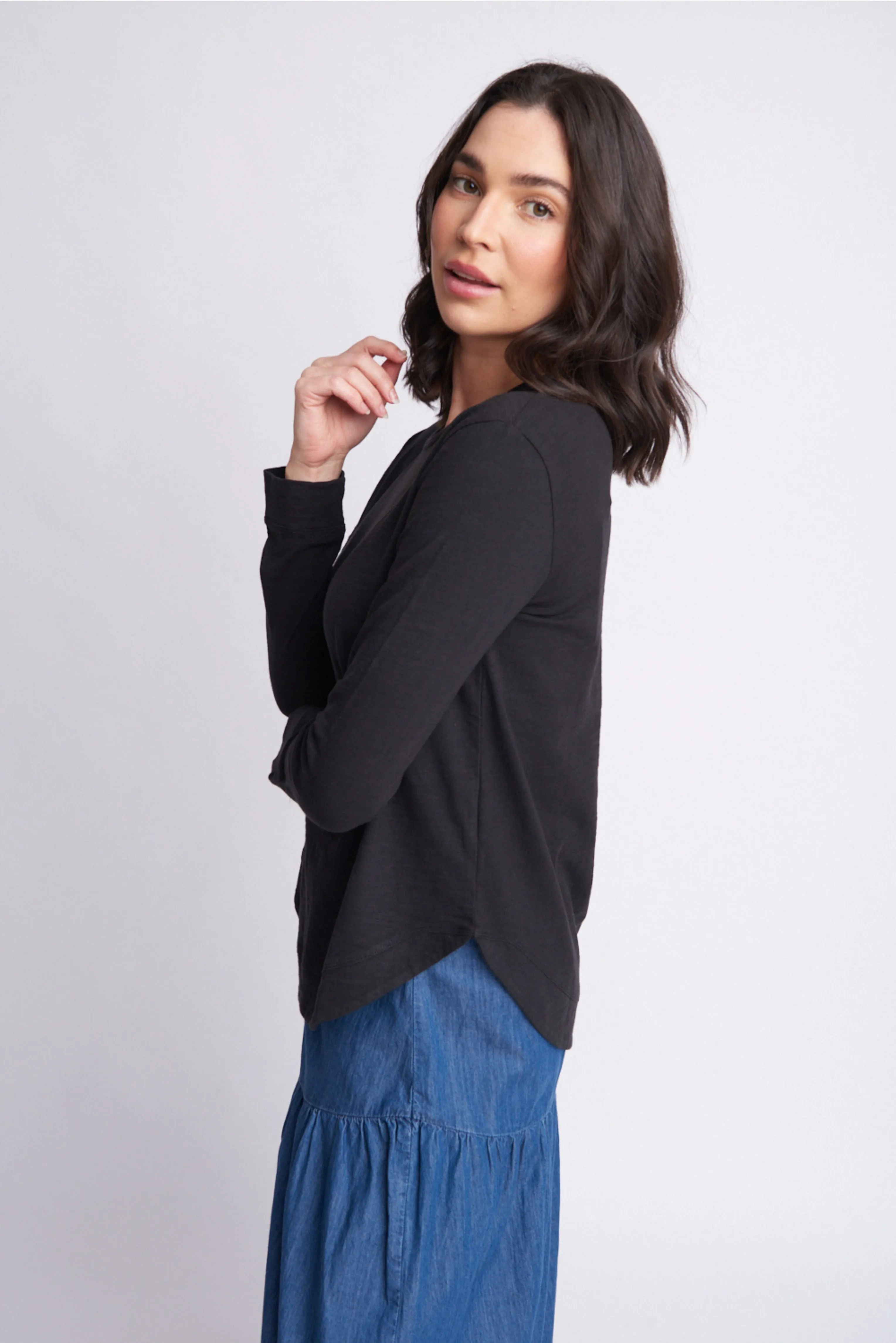 Shaped Hem Cotton Tee Black