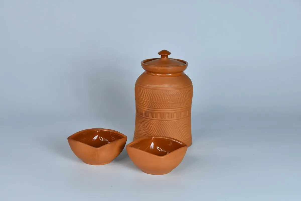 Terracotta Square Serving Bowl: Artistic Kitchen Elegance